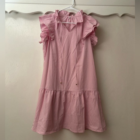 Dresses & Skirts - Pink Ruffled Sleeveless Dress size M